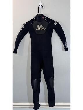 Quiksilver Kids Size 8 8/146 Wetsuit Childs Suit Syncro Hyperstretch 3/2mm Black